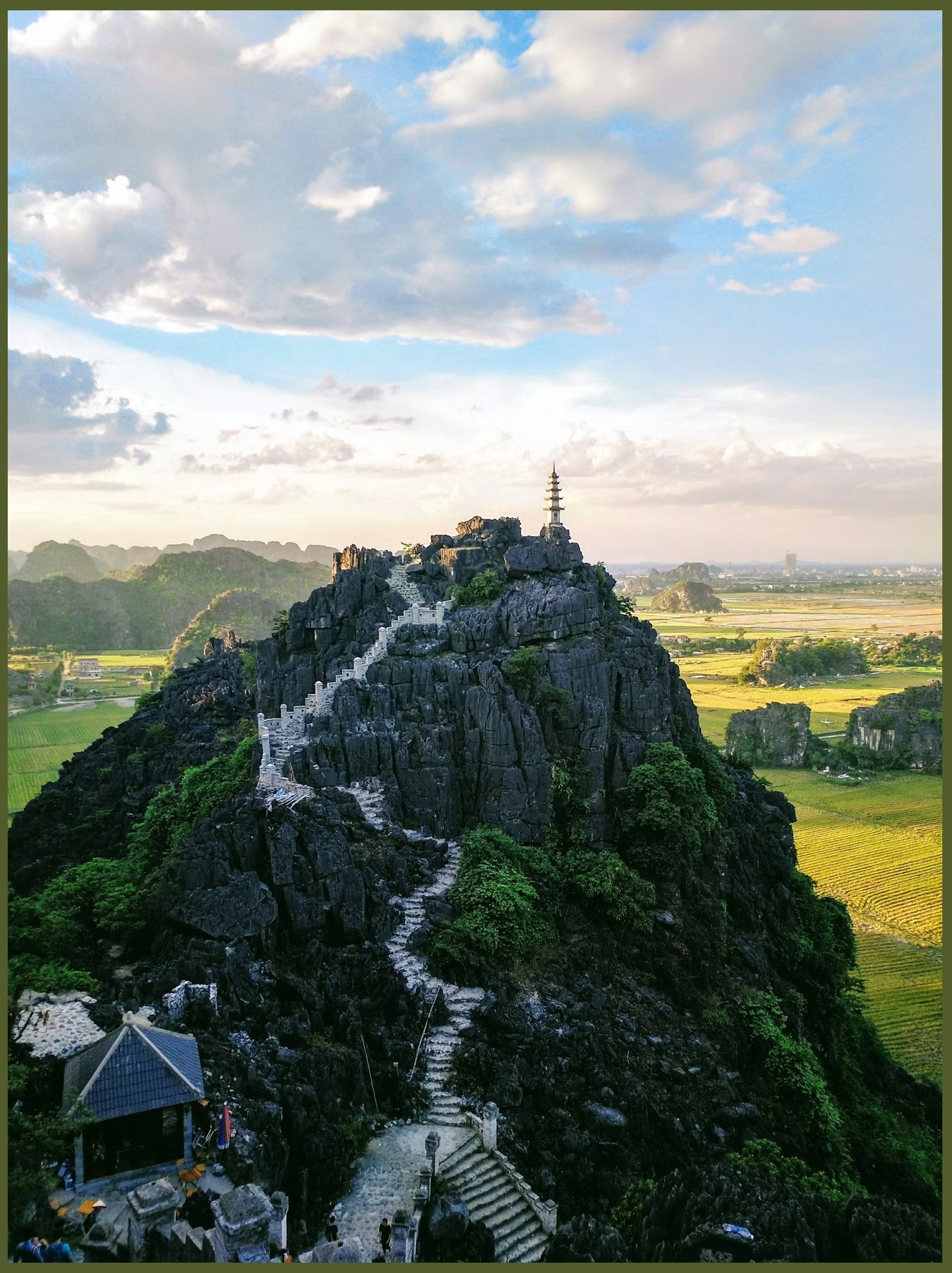 Dragon Hill, Ninh Nhất, Hoa Lu, Ninh Binh, Vietnam