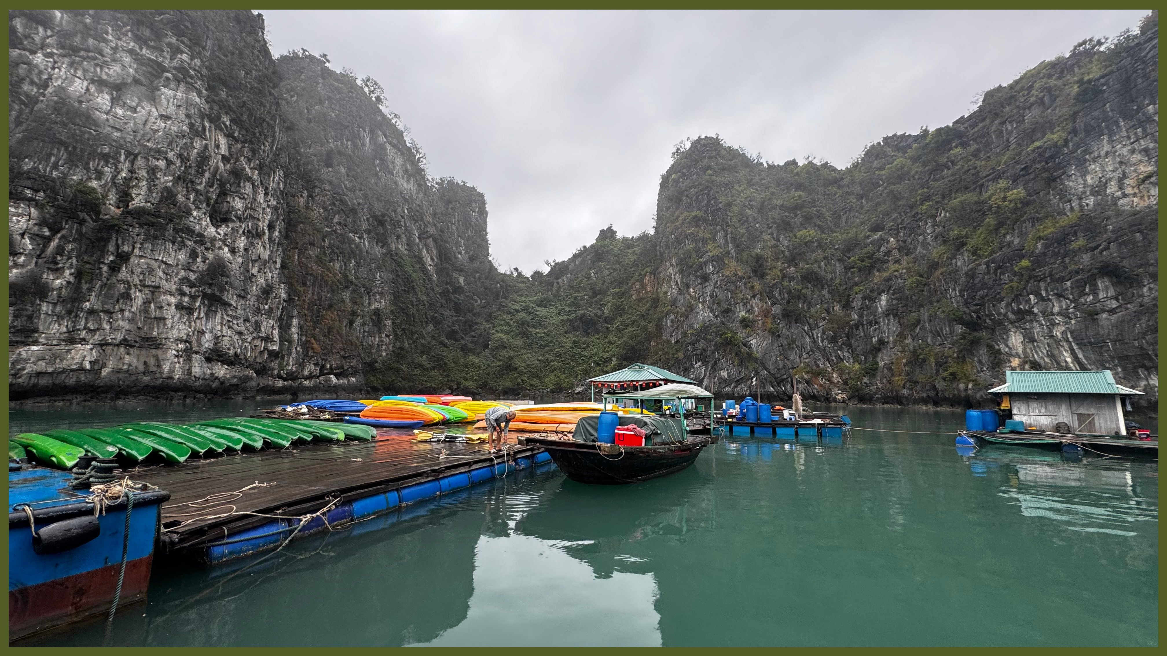Ha Long kayak village