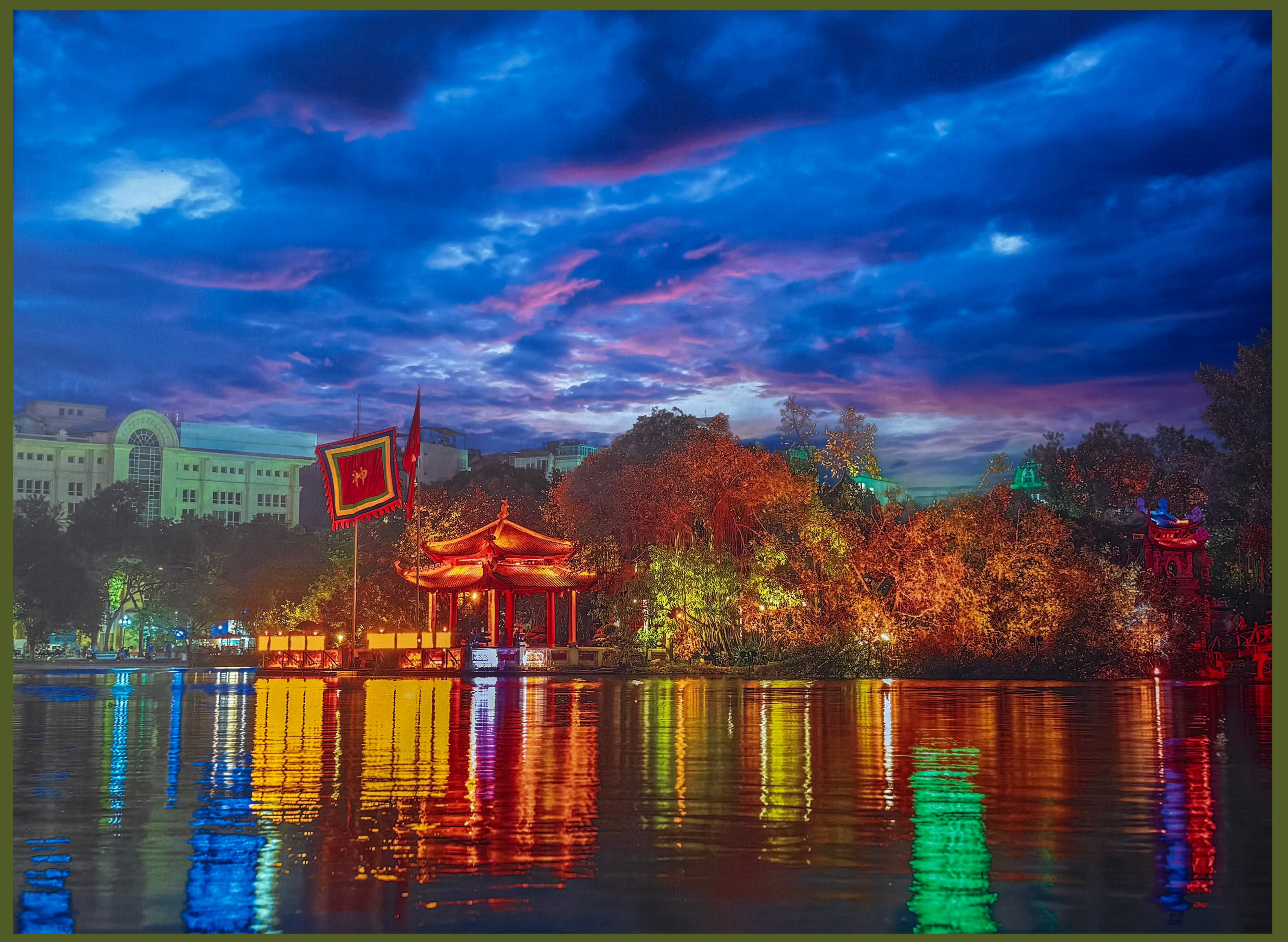 Hanoi by night
