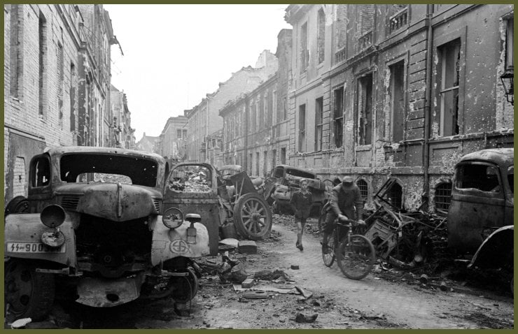 Berlin Oberwallstrasse bomb 1943