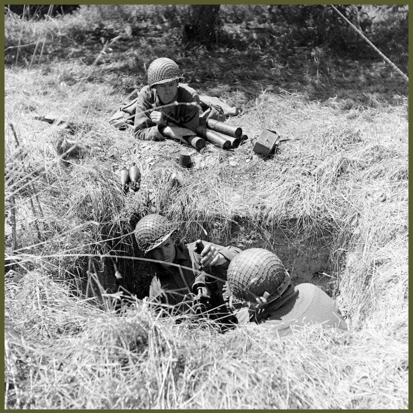 GI with 60mm Mortar