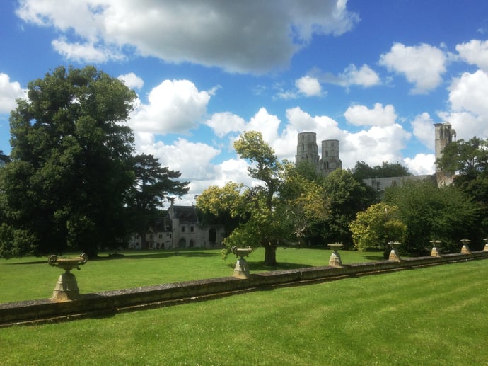 Jumieges Abbey.jpg
