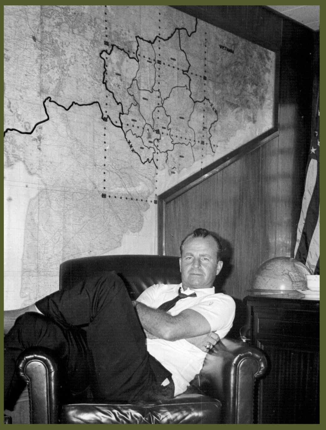 John_Paul_Vann_in_office_in_Saigon