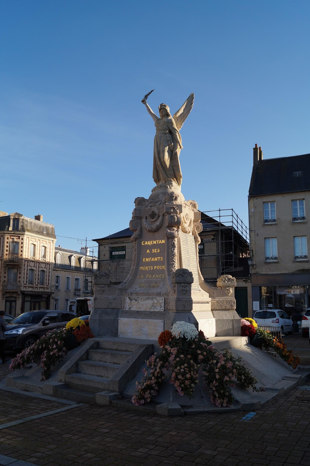  Place de la république, War Memorial